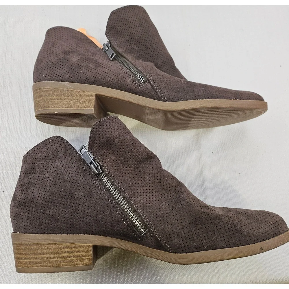 Universal Thread Womens Ankle Boots Perforated Suede Side Zip Gray‎ Size 11